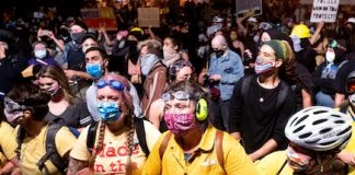 Portland Protests Wall of Moms